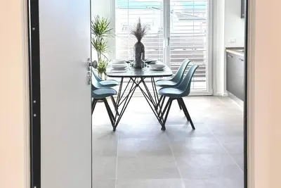 Image de Cocktail Sarnico Color Suites •Garage -Self check-2 min. from the lake and downtown