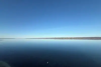 Image de Holiday availability! Expansive Lakefront home, 300 Ft of Private Beach, Top Amenities!