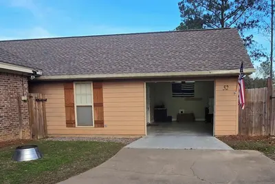 Image de Charming 2-bedroom / 1 bath cottage with high speed starlink internet with W/D