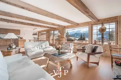 Image de Appartement de standing rénové, spacieux et confortable, idéal à la montagne. Cuisine ouverte avec c