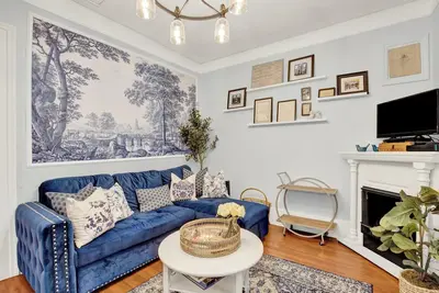 Image de Charming Downtown Apartment