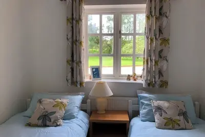 Image de Cosy cottage in Cheshire countryside. Pet friendly with enclosed garden.