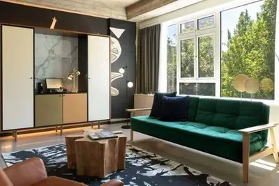 Image de Explore City Charm from This Modern Rooms Near Landmarks - 2 Units