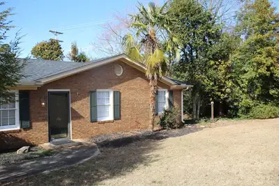 Image de Peaceful 3-bedroom house with Ac in charming Easley
