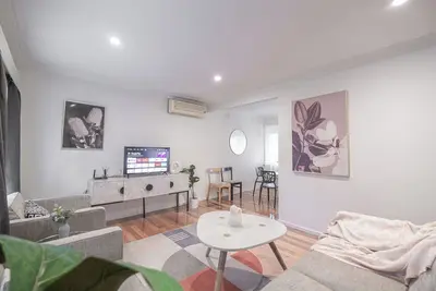 Image de Stunning 2br1ba House in Doncaster East Parking