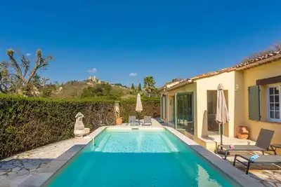 Image de Charmante maison rénovée avec vue imprenable sur le château historique de Grimaud