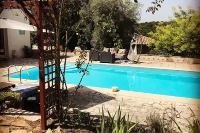 Image de Maison provençal avec piscine vue sur la montagne