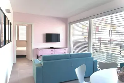 Image de Pantone Sarnico Color Suites -Garage-Self check-in-Close to the lake and downtown