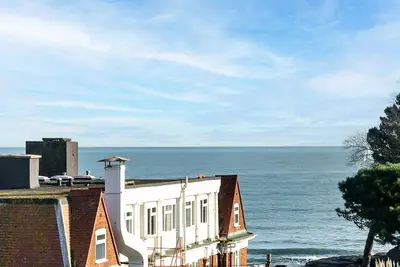 Image de The Renoir Sea View Suite, family friendly in Torquay