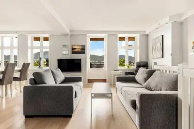 Image de Panoramic City Views Just 600m From Bryggen!