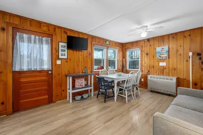 Image de Cozy Cape Cod Cottage with Peaceful Water Views