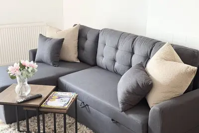 Image de Simon Suite |Stylish 1br • Sleeps 4 • Free Parking