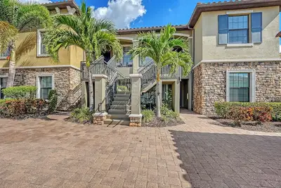 Image de Available for April 2026 at Reduced Rate! Beautiful turn key condo with Golf!