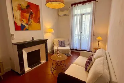 Image de \"Les Tomettes\" Joli T2 cosy, Clim, Centre ville