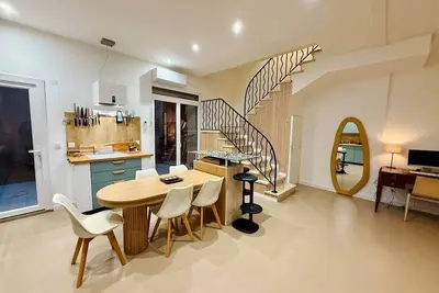 Image de Maison de Ville avec Patio