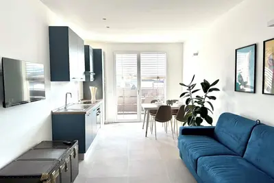 Image de Jungle Sarnico Color Suites  -Garage - Self check - 2 min from the lake and downtown