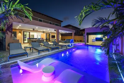 Image de Aruba Brand New and Spacious Luxury 5br Villa, Pool & Swim up Bar