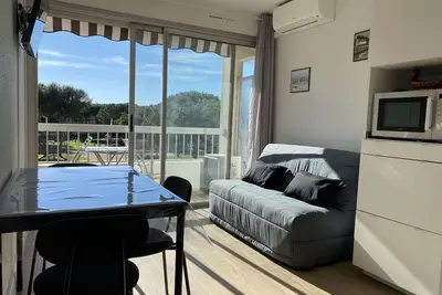 Image de Agréable appartement climatisé avec vue sur parc