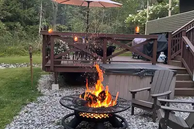 Image de Beautiful farmhouse in serene Campton with cozy charm near hiking and skiing