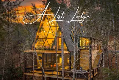 Image de Discover the Ultimate Creekfront A-Frame Getaway