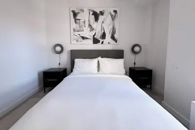 Image de 4 Minimalist Units | Minutes to Grand Central, Bryant Park & Rockefeller Center