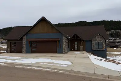 Image de Luxury Golf Course Retreat