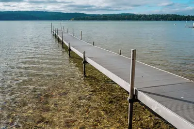 Image de 100 feet of private frontage on beautiful Lime Lake