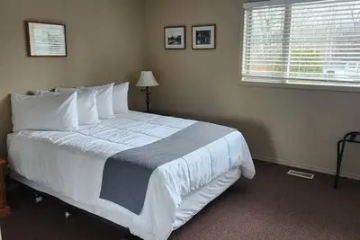 Image de Holiday Park Resort. Outdoor amenities galore including pools and hot tubs.