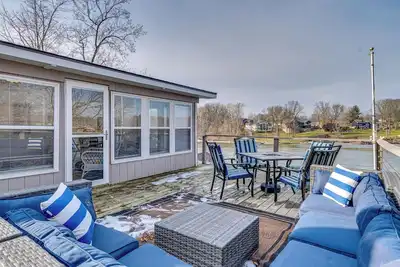 Image de Lake Freeman Gem w/ Dock Access & Sunset View!