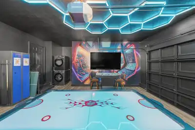 Image de Ocala’s #1 Game Room · Pool · Hot Tub · 4br · Sleeps 8 · Near Wec & Springs