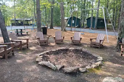 Image de Tent Camping w/bath and Recreation Center #3