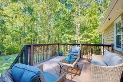 Image de 3-bedroom house in awesome Ellenwood with cool Ac breeze