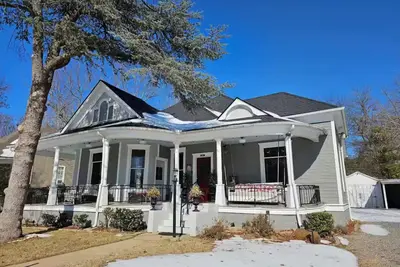 Image de Doc's Holliday Inn, Western Vibe, Short walk Downtown.