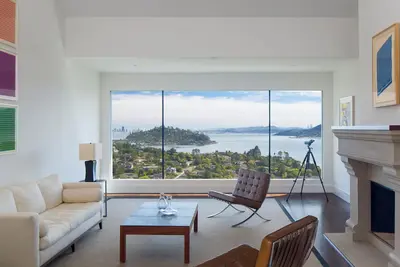 Image de Stunning Tiburon Home with Sweeping Views of the San Francisco Bay