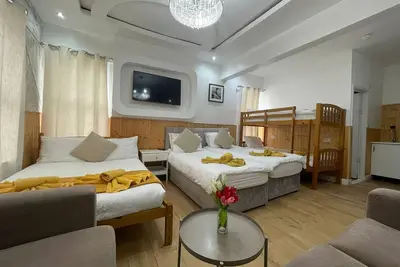 Image de Deluxe Room with attached bathroom in Blackpool-Families and couples only