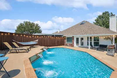 Image de Elegant 5br Retreat w/ Private Pool & Game Room