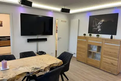 Image de Porschenahe Ferienwohnung für Klang-Liebhaber by Interhome