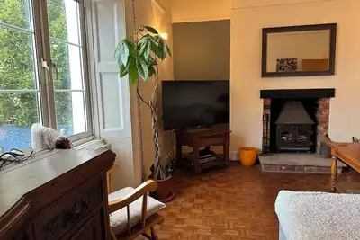 Image de Comfy & cosy home. Very central but peaceful. Private parking