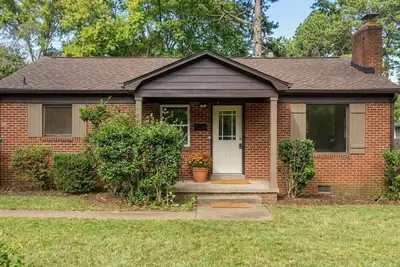 Image de Entire home in Charlotte, Walk to Sugar Creek Light Rail
