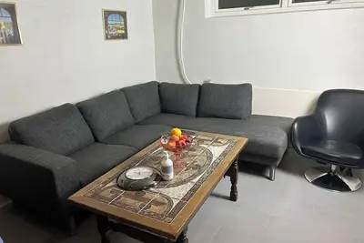 Appartement au sous-sol dans une villa