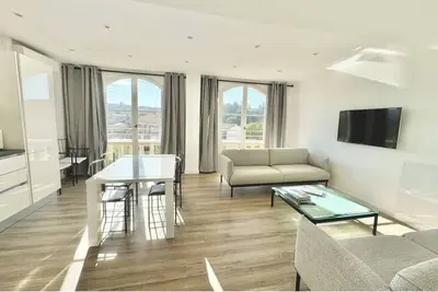 Image de Appartement - Saint Tropez - Centre - A Pied Du Port - Vue AGRÉABLE - 2 Chambres