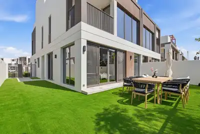 Image de Luxury 4-Bedroom Villa with Maid’s Room in Aura Gardens, Tilal Al Ghaf