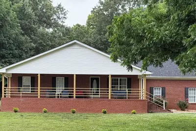 Image de Relax and enjoy the river life in a newly renovated 3-bedroom home in Athens, Al
