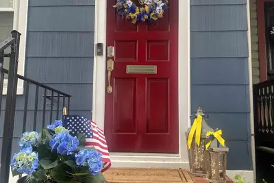 Image de Updated historic home with parking; near Academy, college & harbor - central Ac