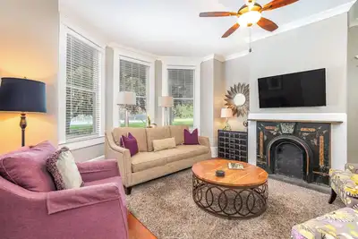 Image de Renovated 3br Historic Apartment Overlooking Forsyth Park by Lucky Savannah