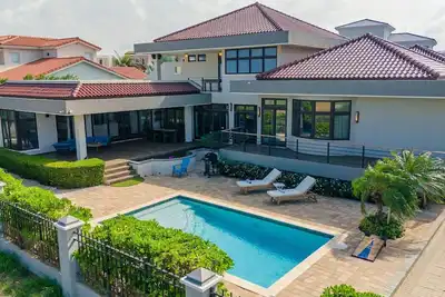 Image de Luxury 5 Br/4. 5bath, Private Pool, Golf/Ocean View