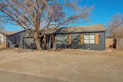 Image de Walk to J&B Coffee & parks   3br Tech Terrace Home Near Texas Tech