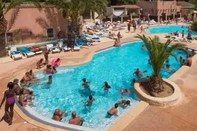 Image de ZEcamping 4* espace aquatique locatif Tv 24m2 4 pers