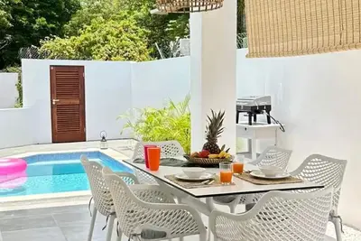 Private Pool Bungalow | 10 min to Mambo Beach