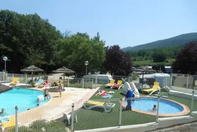 Image de ZEcamping 3 étoiles pataugeoire piscine animaux acceptés locatif Tv